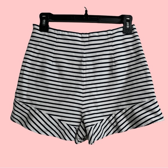 Zara white/ navy ruffled hem shorts - Picture 4 of 5